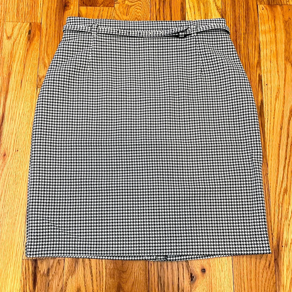 H&M houndstooth pencil skirt.